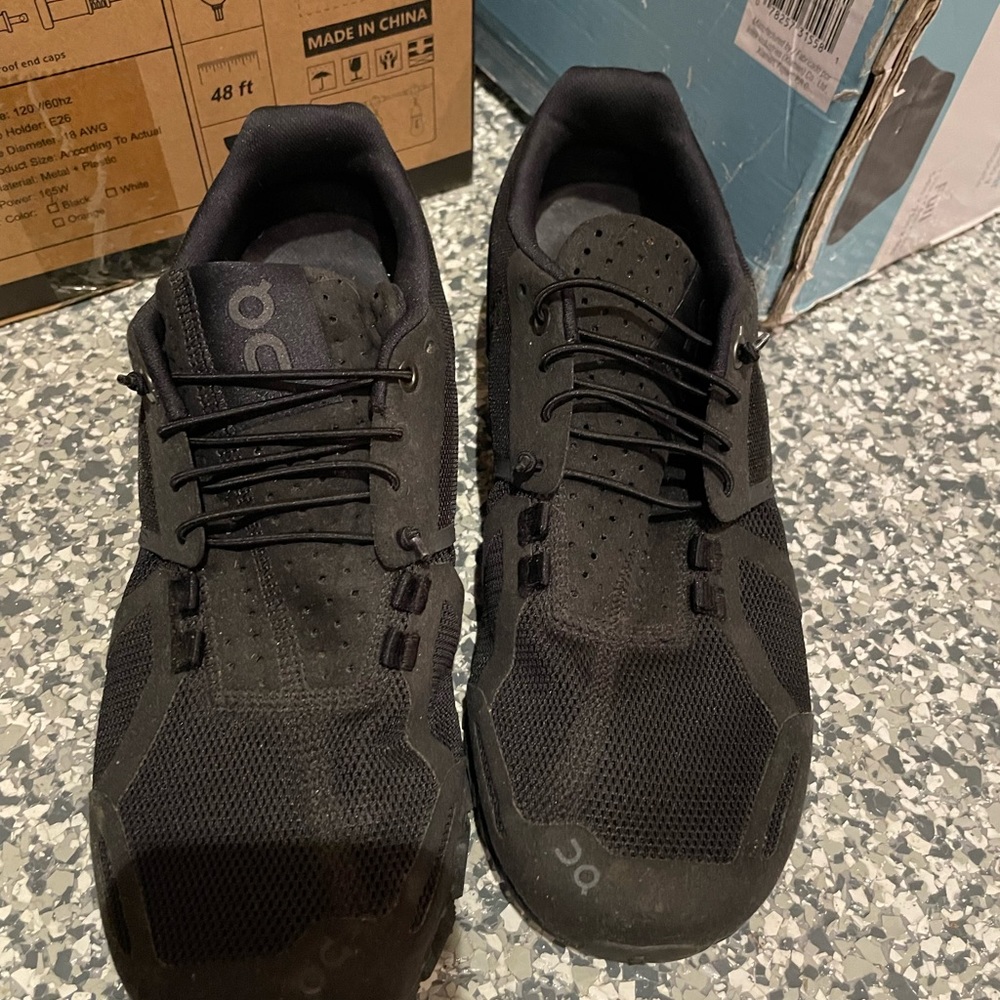 Men’s On Clouds only worn a few times